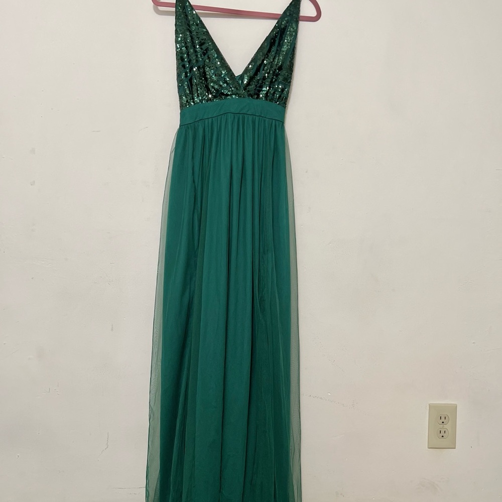 Emerald Green Sequin V-Neck Evening Dress